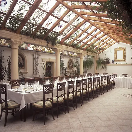 Garden Hotell 4*