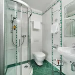 Garden Hotel 4*