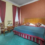 Garden 4*