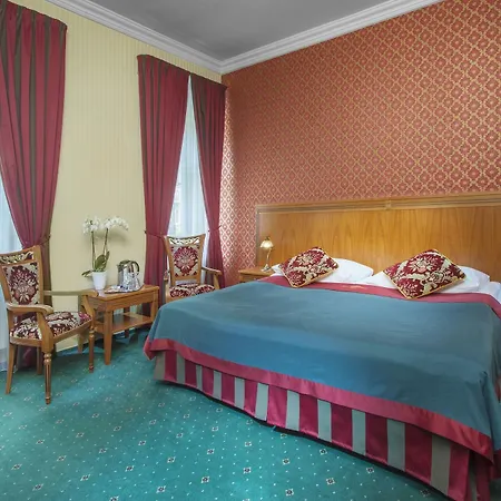 Garden Hotel 4*
