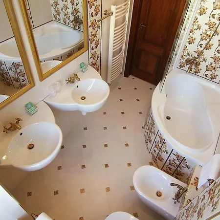 Garden Hotel 4*