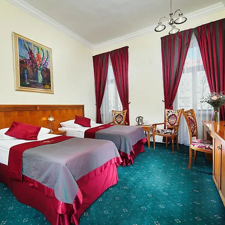 Garden Hotel