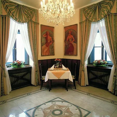 Garden Hotel 4*