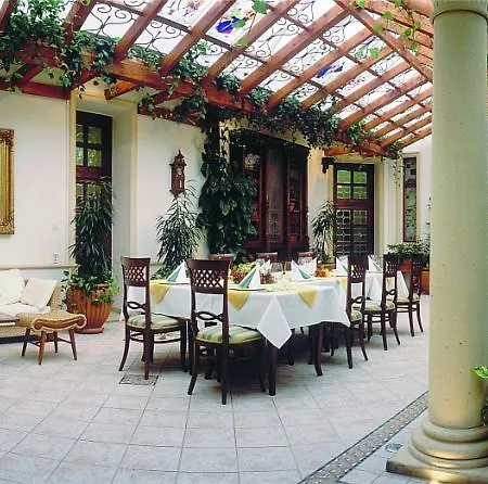 Garden Hotel