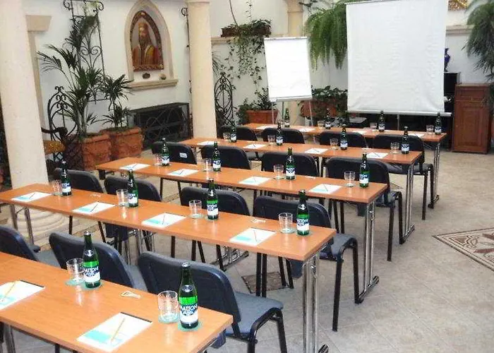 Garden Hotel 4*